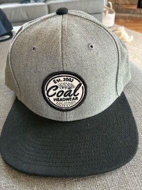 Coal Headwear Men's Grey and Black Snapback Hat